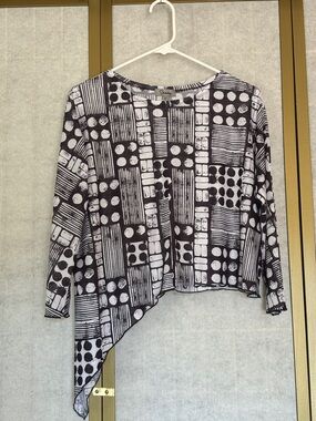 Shana Asymmetrical Navy & White Geometric Long-Sleeve Top, XS